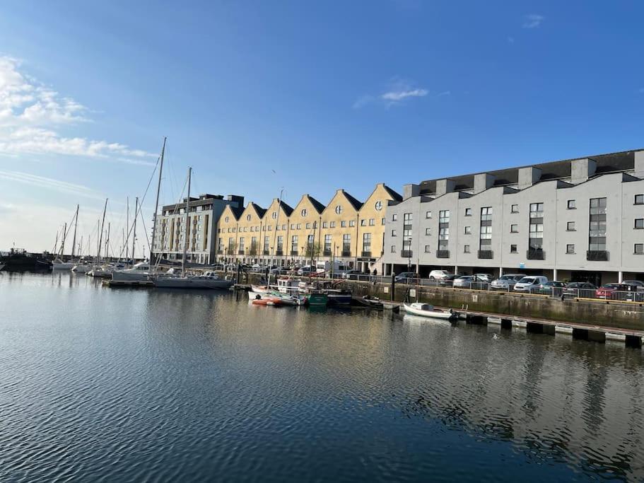 5-bedroom City Centre Townhouse On The Long Walk *